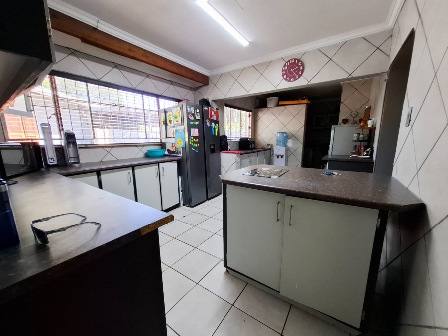 4 Bedroom Property for Sale in Pellissier Free State